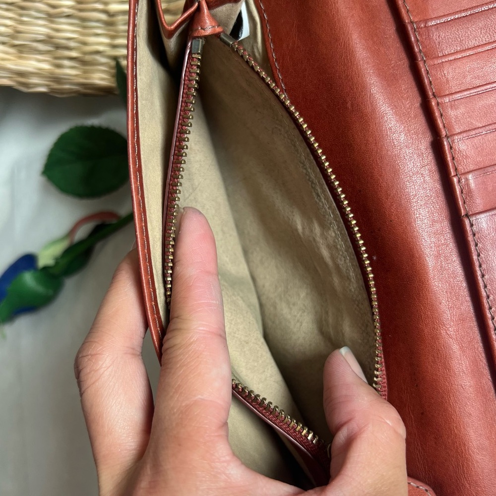 FRYE Brown Leather Logo Women's Wallet - Picture 6 of 13